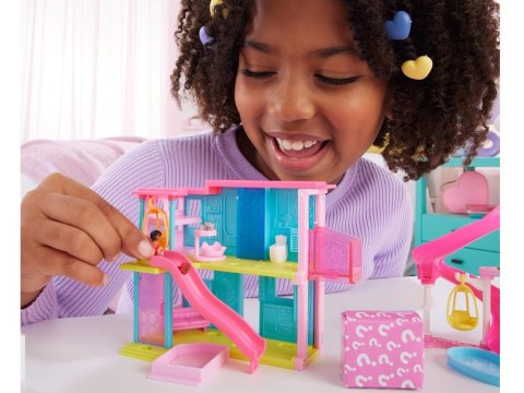 Mattel Mini BarbieLand Domek dla lalek + lalka i pupil + akcesoria ZA6039 B